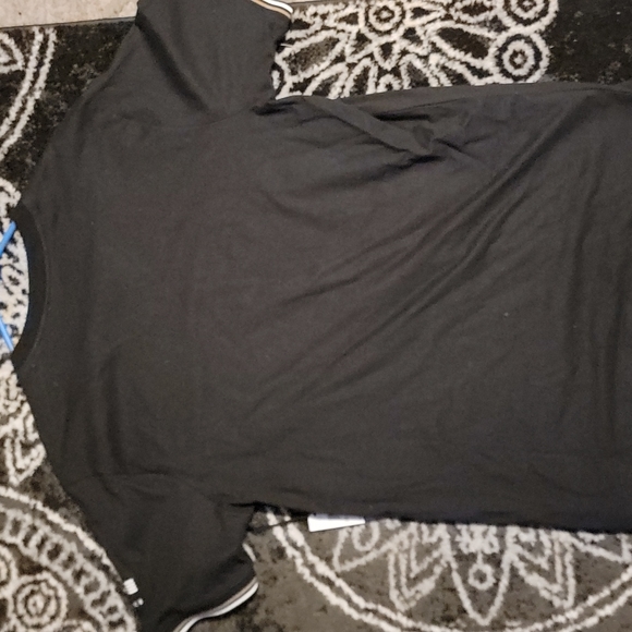 T-Shirt - Picture 5 of 5